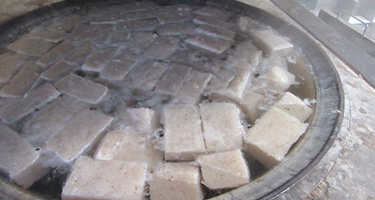 手こねこんにゃく