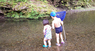 不動川での川遊び